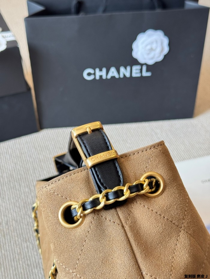 Chanel 25A Bucket Bag 060 DB512 32cm