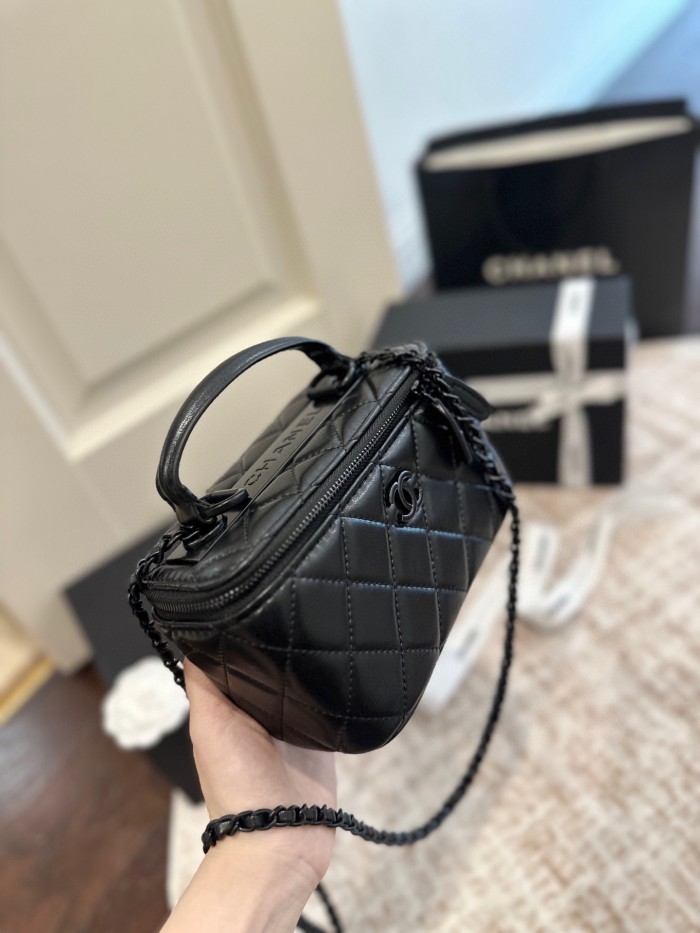 Chanel Handbag 058 DB561 16cm