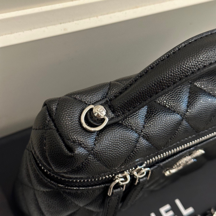 Chanel Handbag 057 DB551 19cm