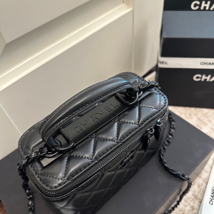 Chanel Handbag 058 DB561 16cm
