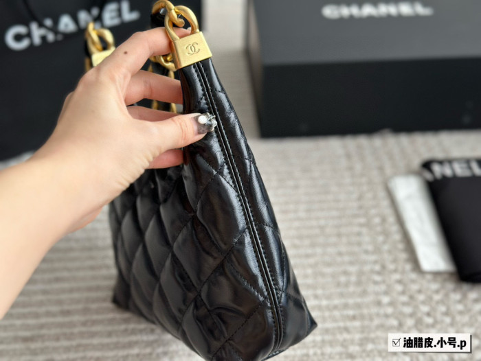 Chanel Shoulder Bag 061 DB532 20cm