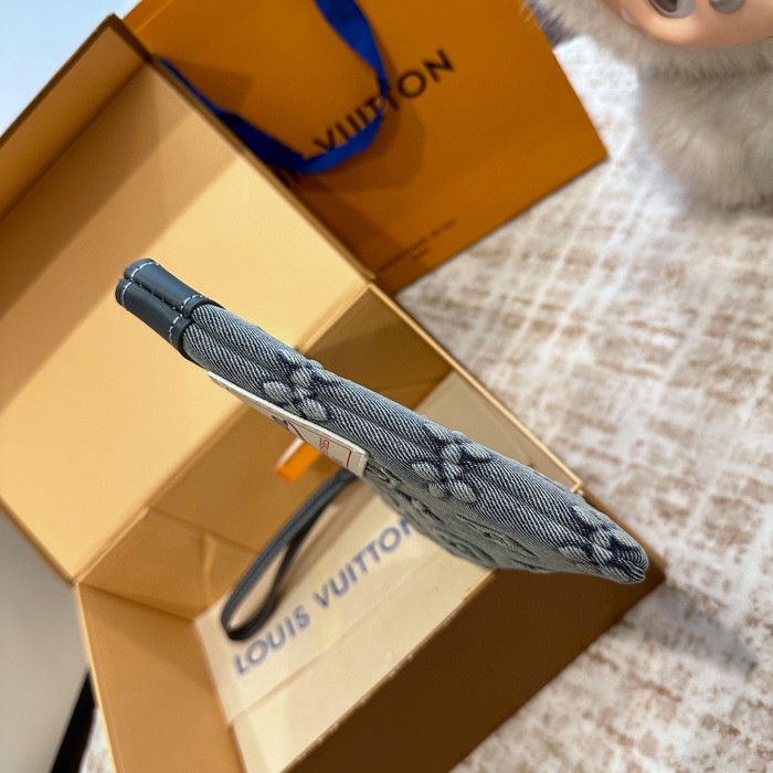 LV Pochette Clutch 133 DB041 22cm