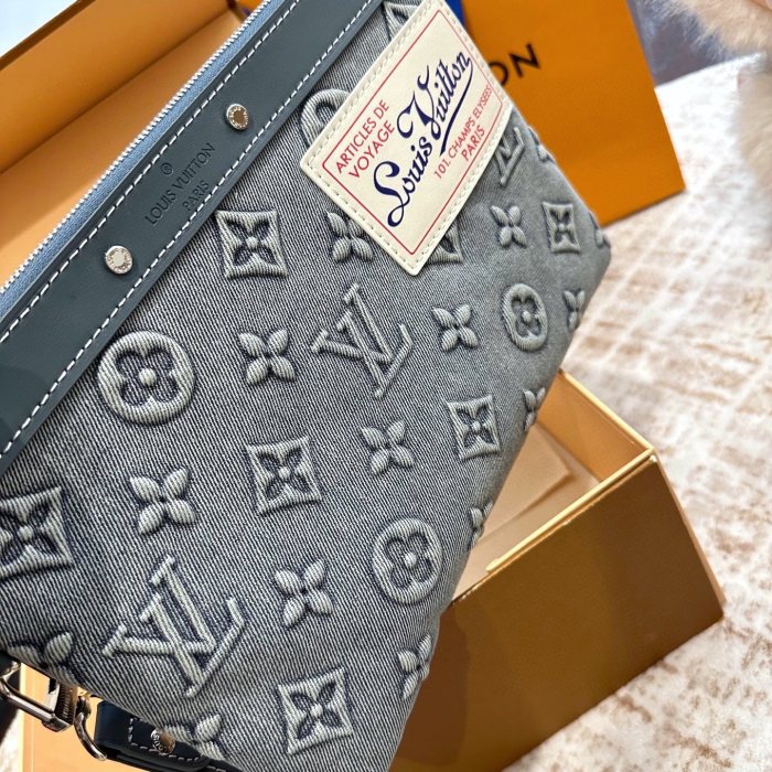LV Pochette Clutch 133 DB041 22cm