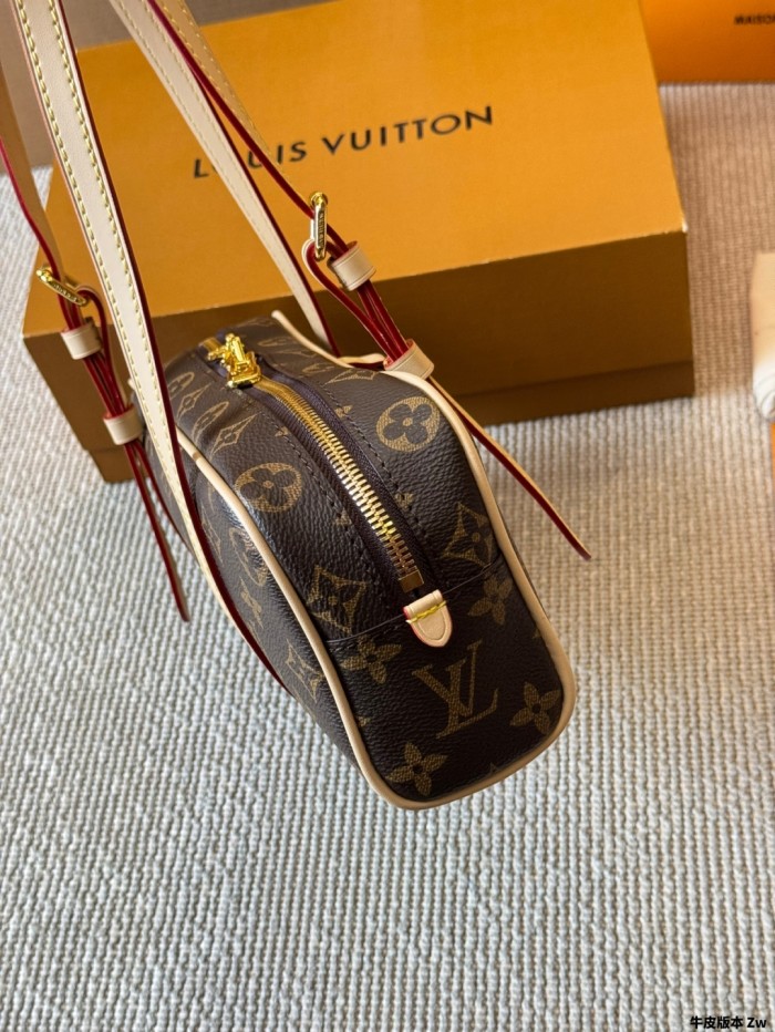 LV Hang On Bag 140 DB591 25cm