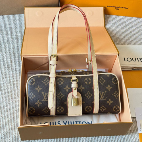 LV Hang On Bag 140 DB591 25cm