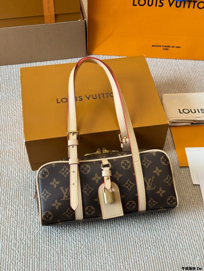 LV Hang On Bag 140 DB591 25cm