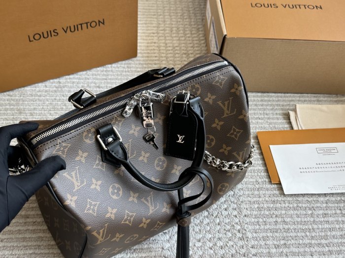 LV Speedy Soft 30 Bag 143 DB532 30cm