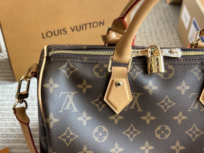 LV Speedy Soft 30 Bag 143 DB532 30cm