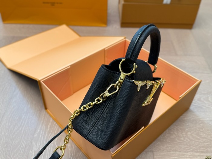 LV Capucines Bag 146 DB523 22cm