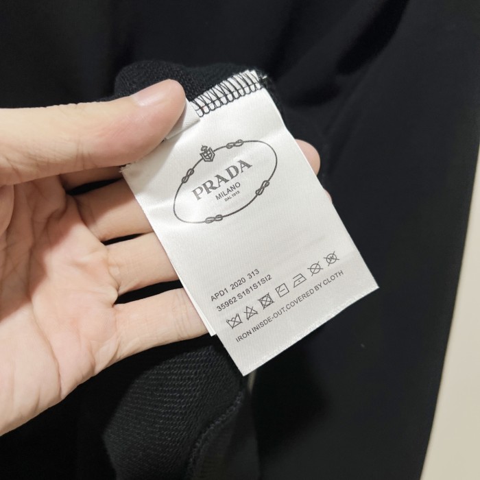 Prada Sweatshirts 009