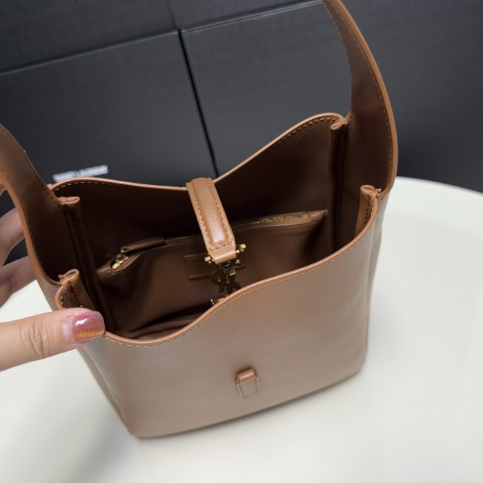 YSL LE 5 À 7 Hobo Bag 713938 LM012 23cm