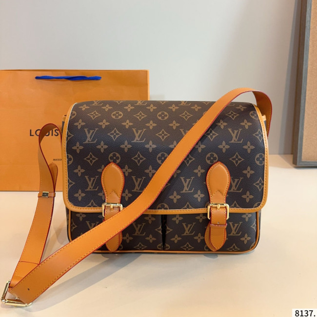 LV Outdoor Bag 151 DB071 33cm