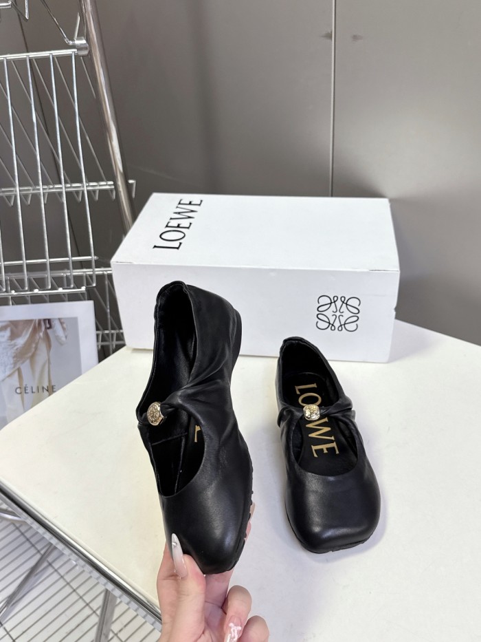 Loewe Casual shoes 006 HL062