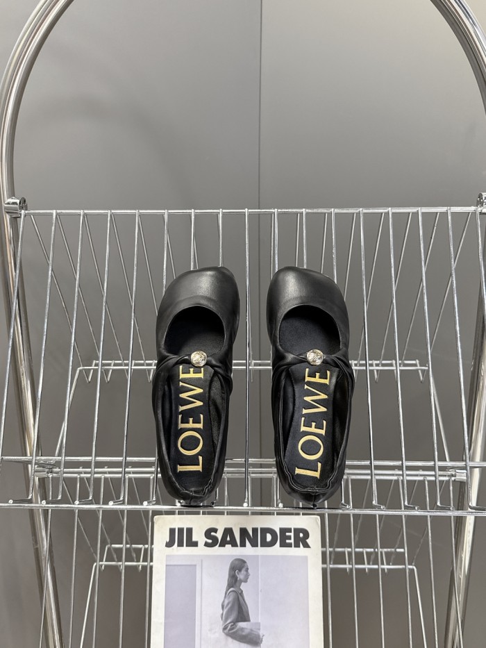 Loewe Casual shoes 006 HL062