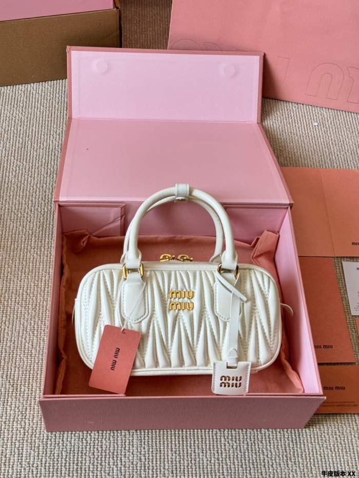 Miu Miu Handbag 011 DB502 20cm