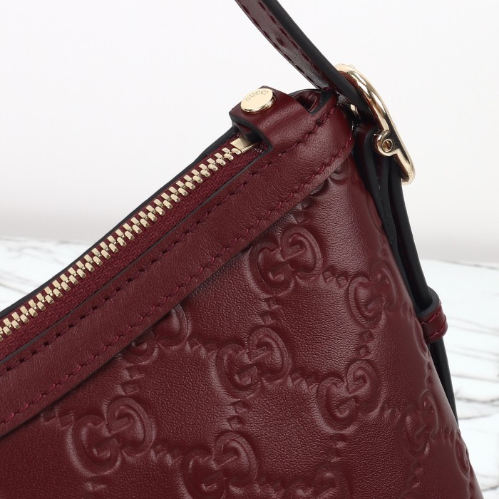 Gucci Emblem Bag 847450 LM051 22cm