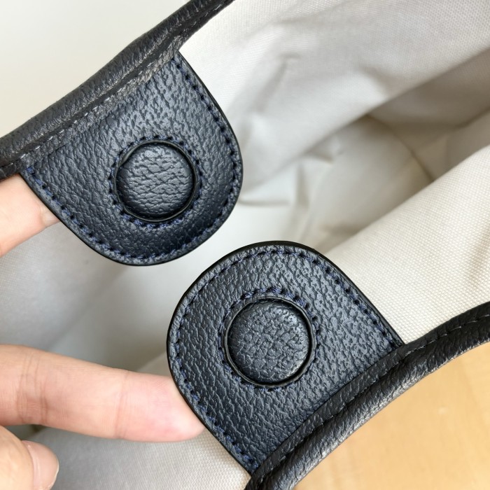 Gucci Giglio Tote 860845 LM021 25cm
