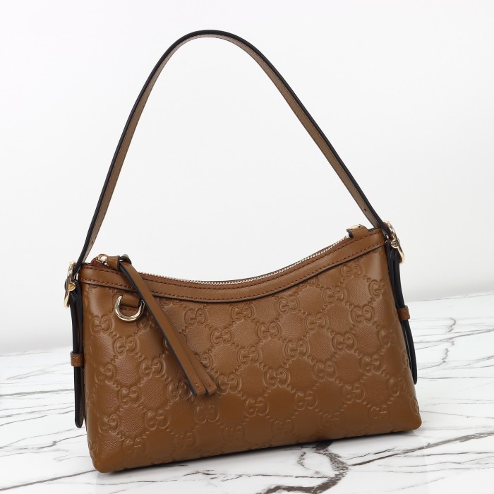 Gucci Emblem Bag 847450 LM051 22cm