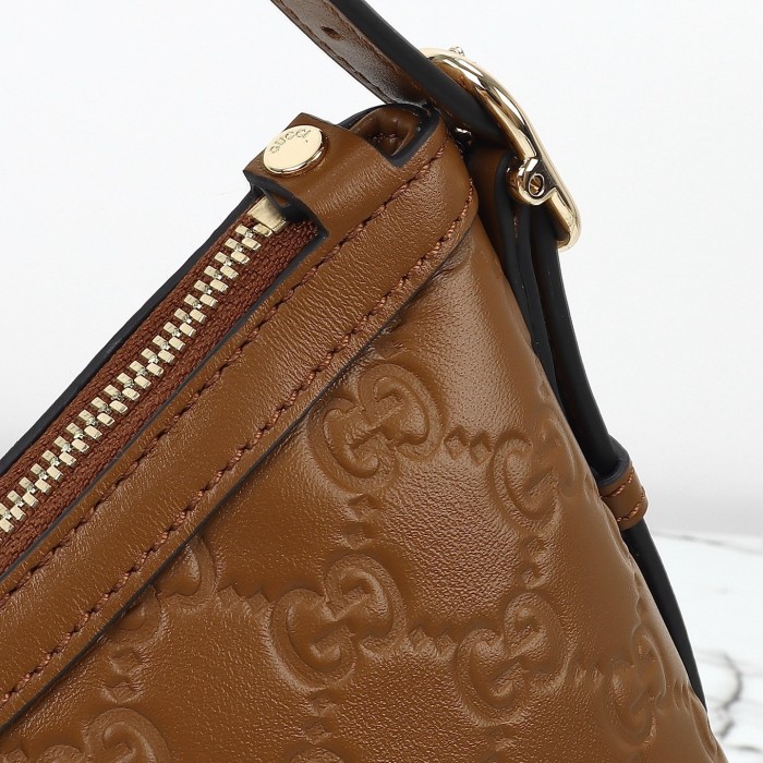 Gucci Emblem Bag 847450 LM051 22cm