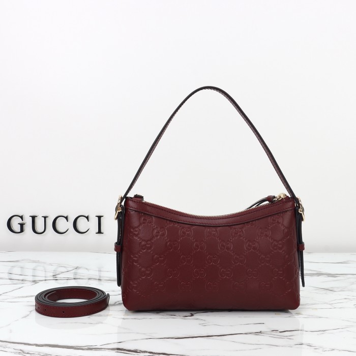 Gucci Emblem Bag 847450 LM051 22cm
