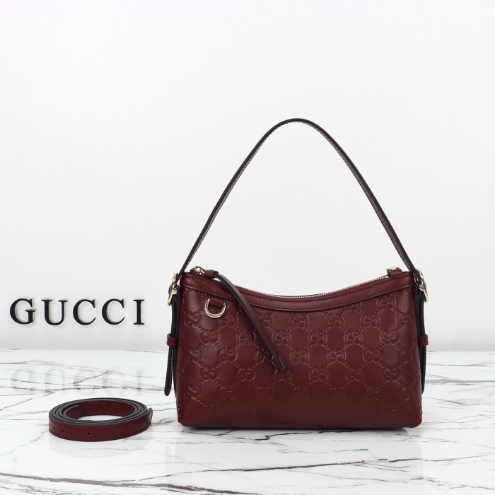 Gucci Emblem Bag 847450 LM051 22cm