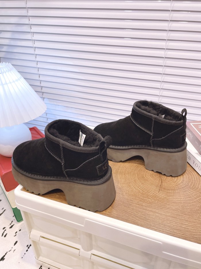 UGG shoes 055 HL081