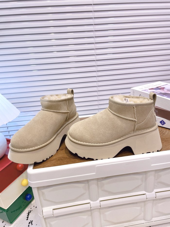 UGG shoes 055 HL081