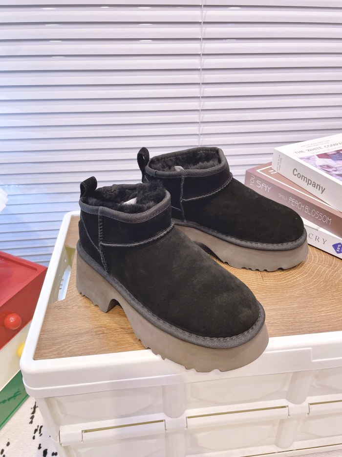 UGG shoes 055 HL081
