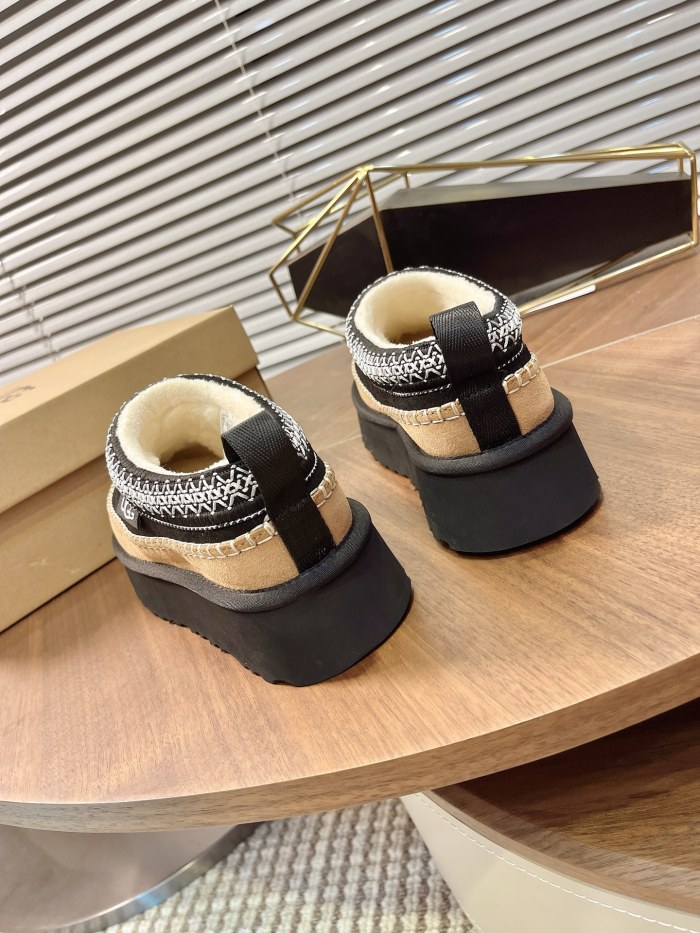 UGG shoes 065 HL091