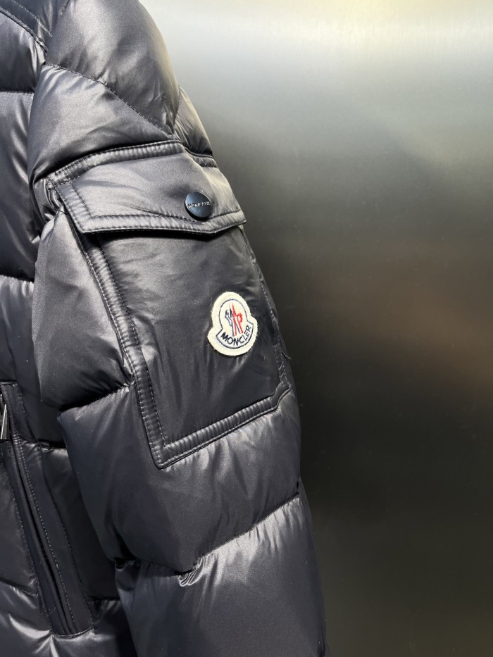 Moncler Down Jacket 015