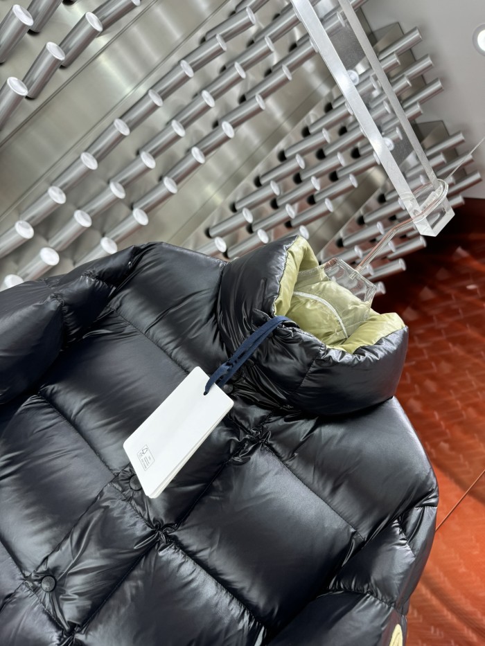 Moncler Down Jacket 017