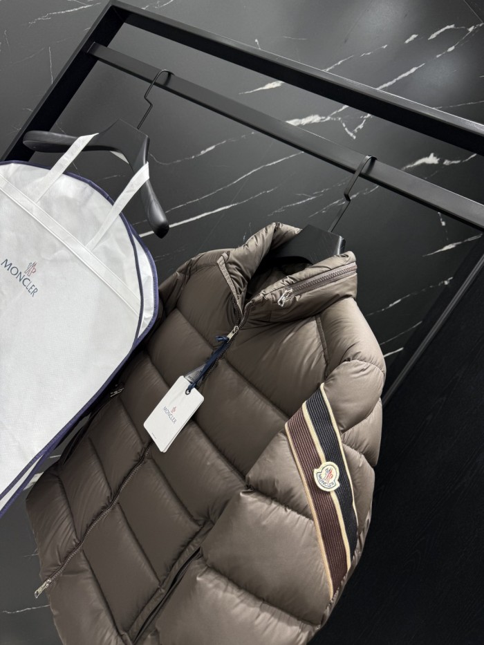 Moncler Down Jacket 016