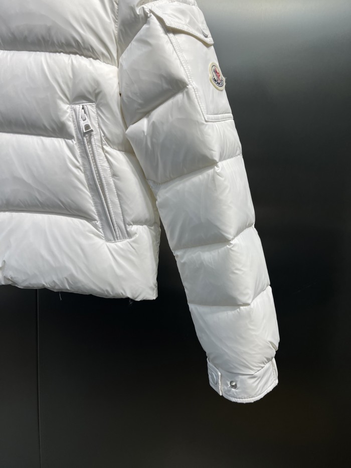 Moncler Down Jacket 015