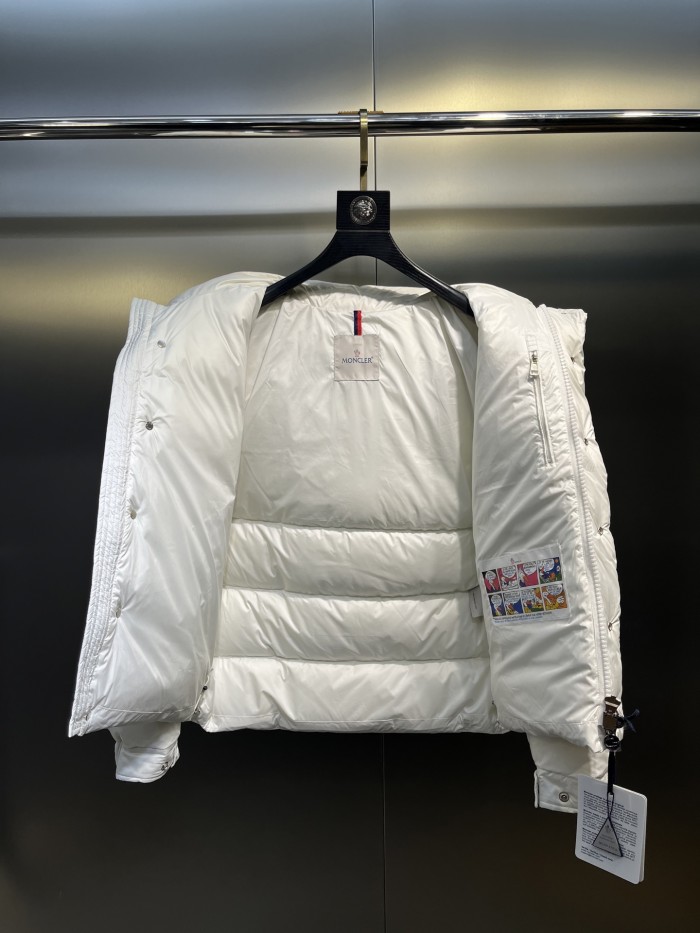 Moncler Down Jacket 010
