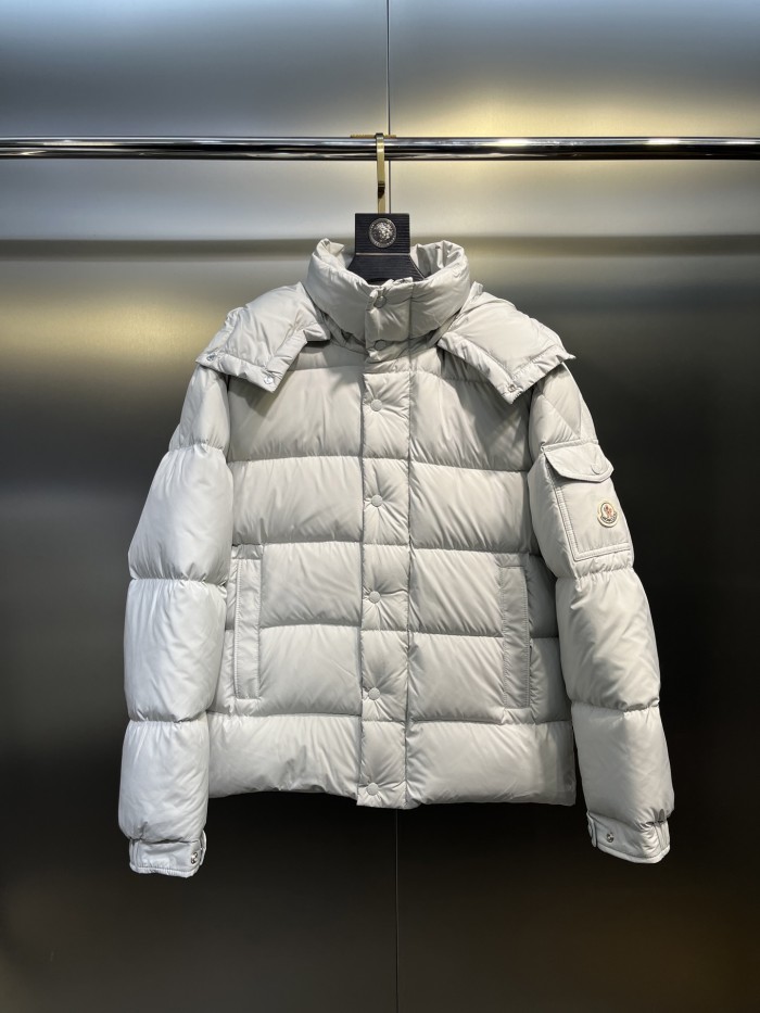 Moncler Down Jacket 010