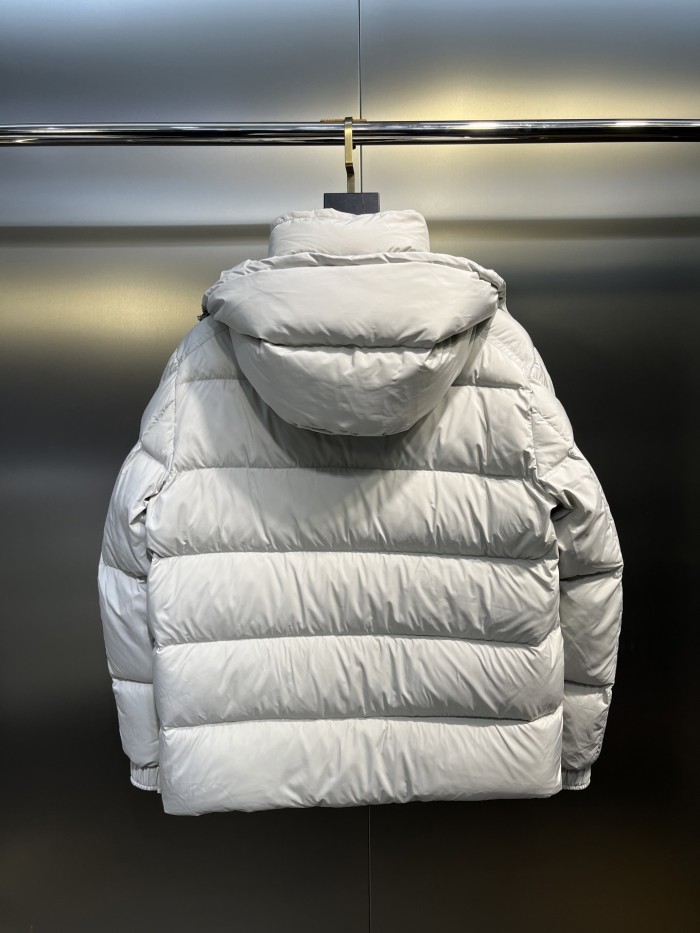 Moncler Down Jacket 010