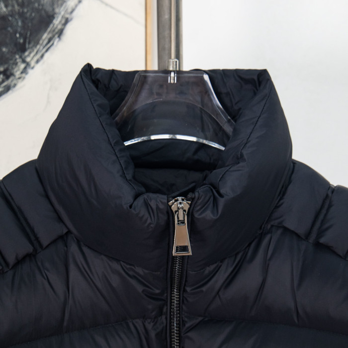 Moncler Down Jacket 004