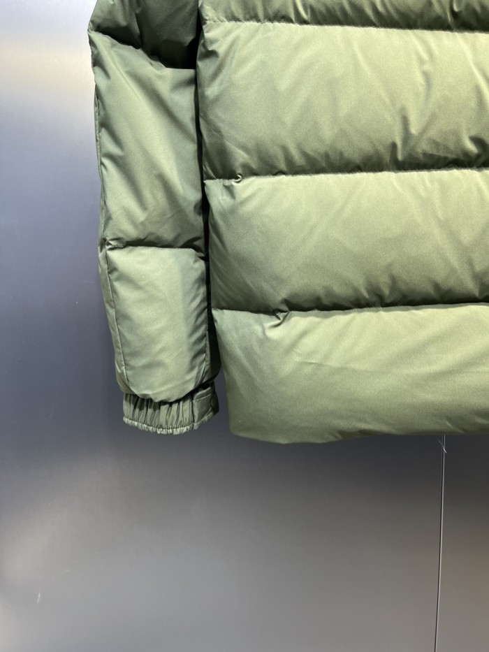 Moncler Down Jacket 010