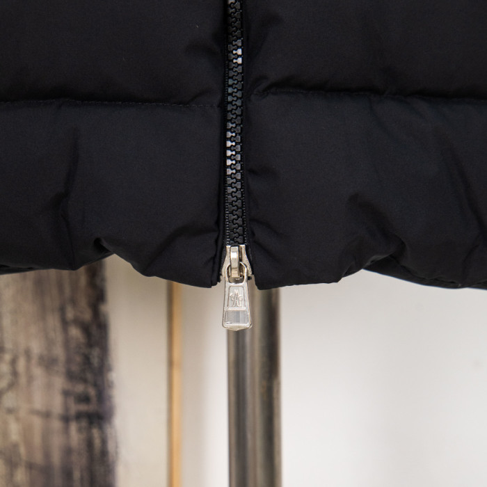 Moncler Down Jacket 005