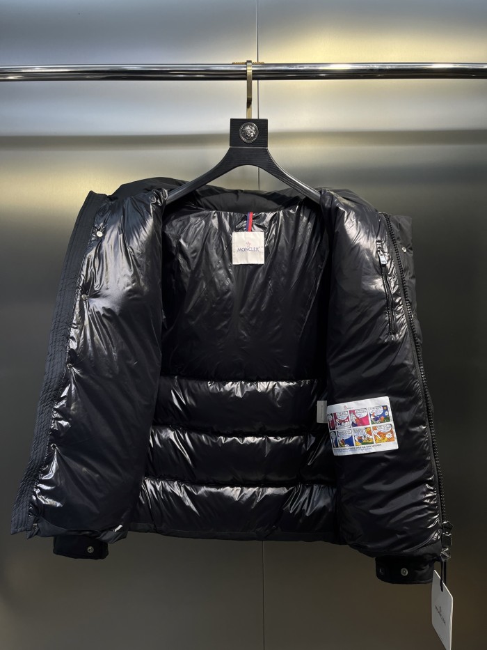 Moncler Down Jacket 010