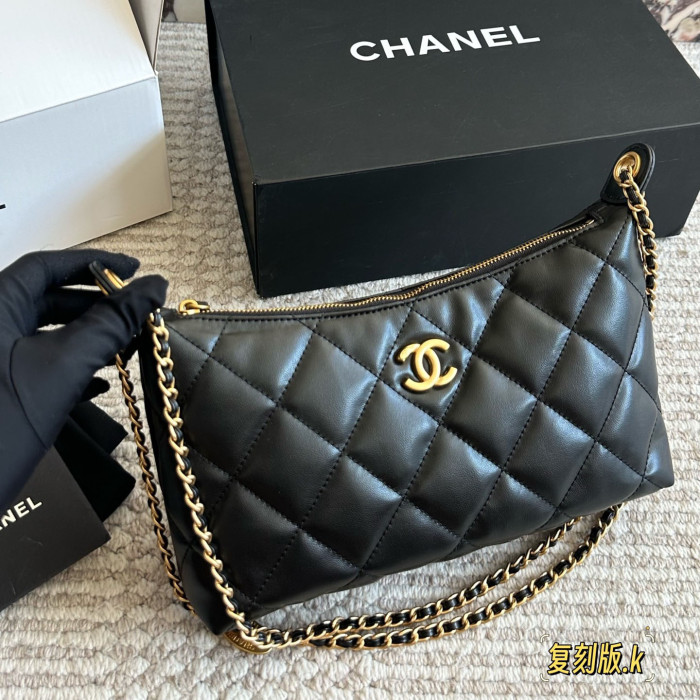 Chanel 25S Shoulder Bag 066 DB571 25cm