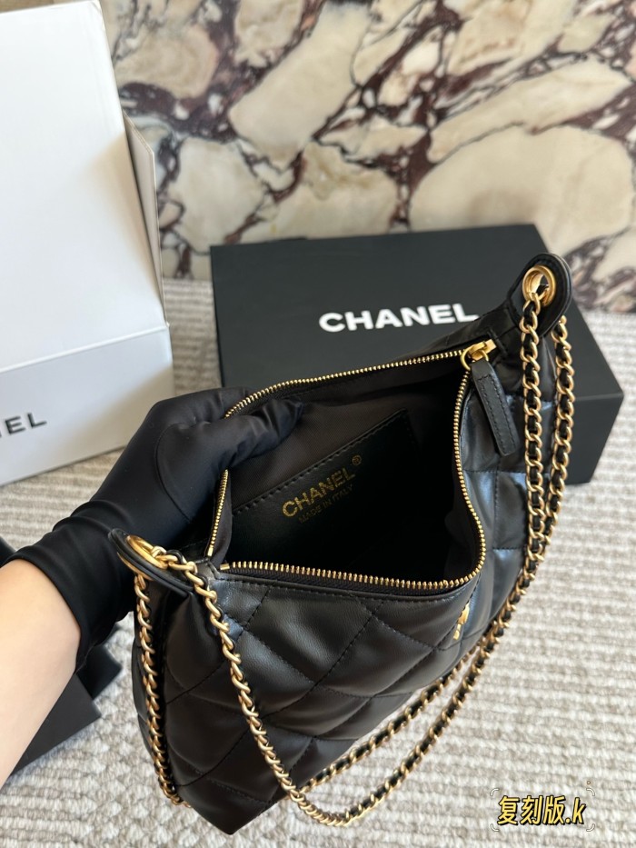 Chanel 25S Shoulder Bag 066 DB571 25cm