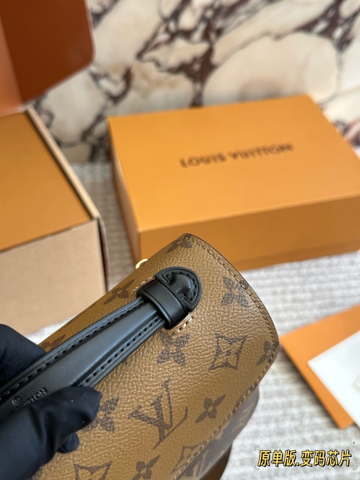 LV Pochette Métis East West Bag 166 DB004 21cm