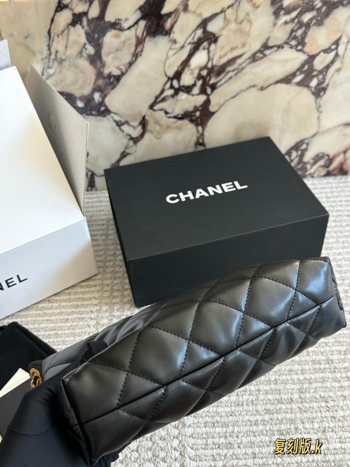 Chanel 25S Shoulder Bag 066 DB571 25cm
