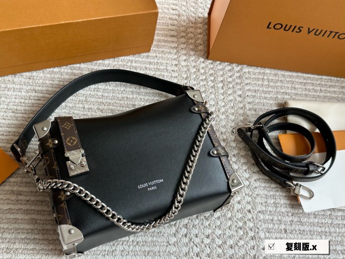 LV Side Trunk Bag 169 DB532 23cm