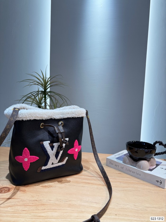 LV Bucket Bag 1312 DB081 25cm