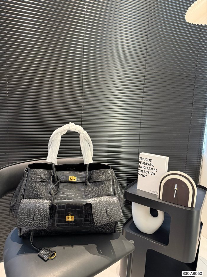 Balenciaga RODEO Bag A8050 DB512 38cm