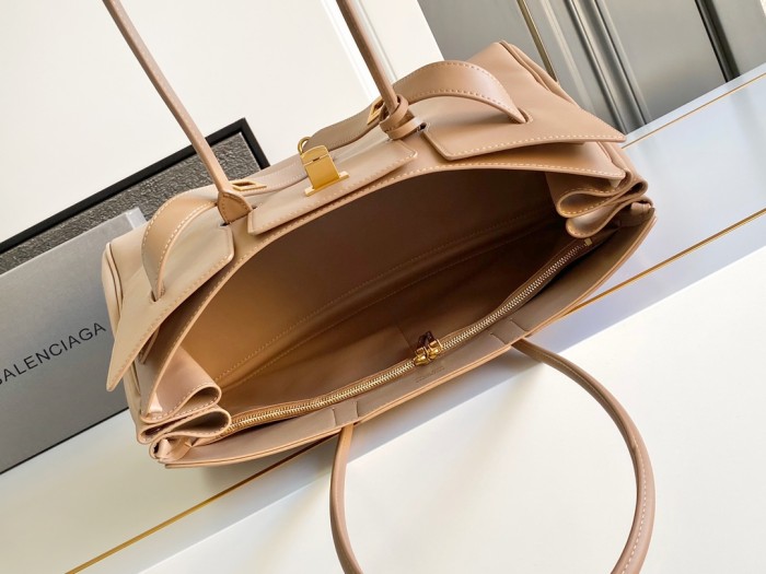 Balenciaga 𝐁𝐞𝐥 𝐀𝐢𝐫 Bag 9036 LM063 37cm