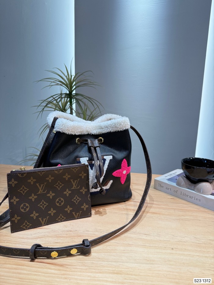 LV Bucket Bag 1312 DB081 25cm