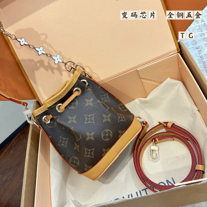 LV Bucket Bag 181 DB561 16cm
